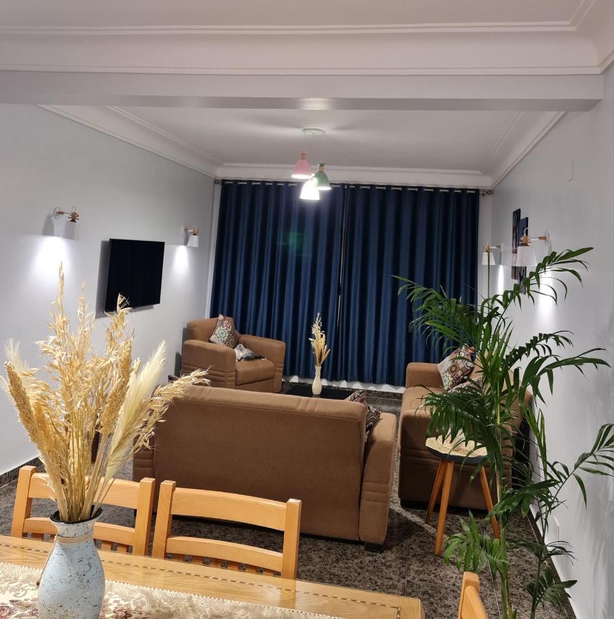 Apartament Nour 1 *